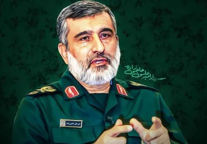 از آبروى عزیزت قسم گرفتى تو؛ امید مردم مایى پس از سلیمانى