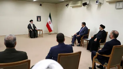 رهبر انقلاب: مقاومت ونزوئلا علیه جنگ ترکیبی آمریکا بسیار با ارزش است/ تمجید رهبری از مواضع ضدصهیونیستی مادورو