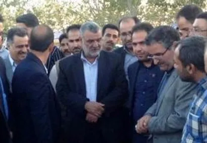 فیلم/ شعرخوانی پیرمرد کشاورز رو در روی وزیر کشاورزی