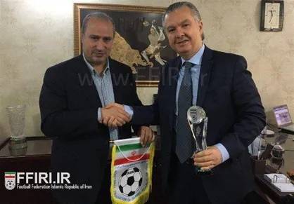 ایران با برزیل بازی می کند؟/ دیدار سفیر برزیل با مهدی تاج