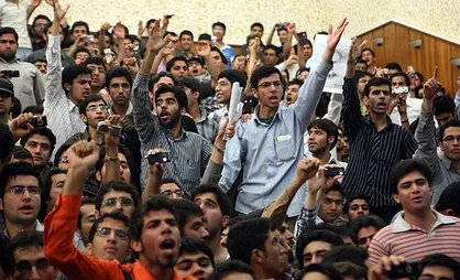 دانشجوی مطالبه&zwnj;گر در برای بهبود نقاط ضعف اجتماع تلاش می&zwnj;کند