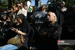 بهزاد فراهانی در مراسم تشییع پیکر مرحوم عزت الله انتظامی
