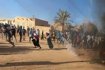 حمله پلیس سودان با گاز اشک آور به تظاهرات کنندگان