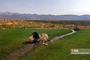در حاشیه انشعابات  رود کارون عشایر به دلیل پرورش دام و مناطق گیاهی فصل هایی از سال را به آنجا  کوچ میکنند 