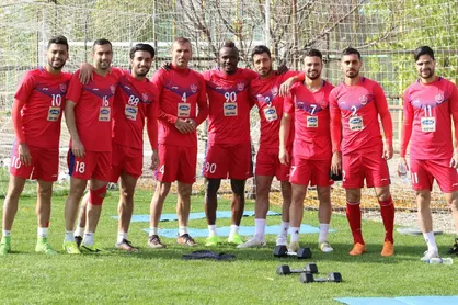 پرسپولیس با 18 بازیکن به اردو رفت