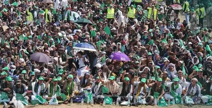 امت رسول خدا (ص) در &laquo;جشن نور&raquo; به پا خاستند؛ حضور گسترده مردم یمن در جشن میلاد پیامبر اکرم(ص)+فیلم