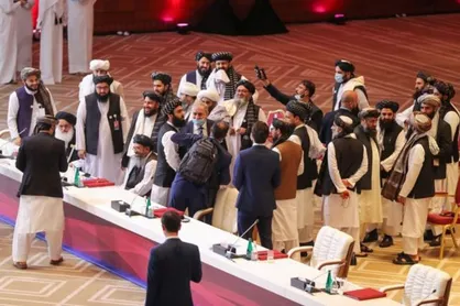 بازیگران صلح افغانستان و مسئله امارت یا جمهوریت