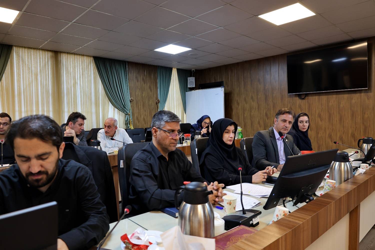 تأکید بر تسریع در حمایت از تولیدکنندگان آسیبدیده از جنگ در تهران تأکید بر تسریع در حمایت از تولیدکنندگان آسیبدیده از جنگ در تهران