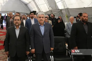 سورنا ستاری در مراسم رونمایی از داروی برکسورف

