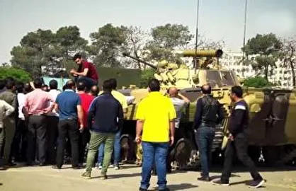 فیلم/ فروش تانک و نفربر در بازار خودروی عبدل آباد!