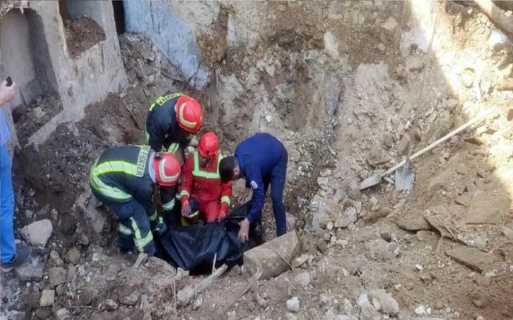 جان‌باختن یک مرد در حادثه ریزش آوار در البرز