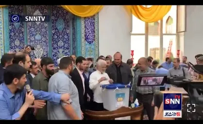 سعید جلیلی نامزد چهاردهمین دوره انتخابات ریاست جمهوری با حضور در مسجد امام حسن مجتبی(ع) محله مشیریه رای خود را به صندوق انداخت