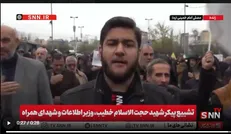 پیکر حجت الاسلام خطیب، وزیر اطلاعات بر روی دوش نمازگزارن تهرانی تشییع شد/ برگزاری مراسم زیر بارش باران+ فیلم