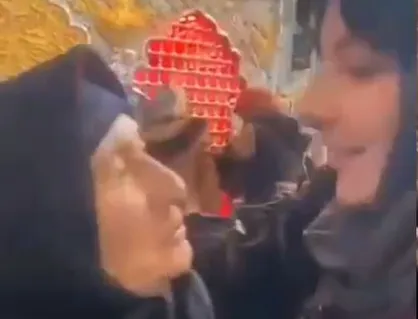 احترام یک زن سوری به خبرنگار بی&zwnj;بی&zwnj;سی فارسی در حرم حضرت زینب (س) وقتی متوجه ایرانی بودن وی می&zwnj;شود + فیلم