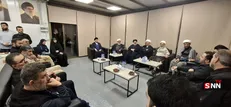 تقدیم هدایای متبرک رهبر انقلاب به خانواده‌های شهید نصرالله و شهید موسوی