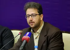 احسان علیخانی از «سلطان غم» به «غول چراغ‎جادو» تبدیل شد / «عصر جدید» تقلیدی بود اما با فرهنگ ایرانی همسان سازی شد + فیلم
