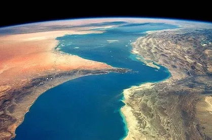 ریچارد هاس: ایران می&zwnj;تواند تنگه هرمز را ببندد