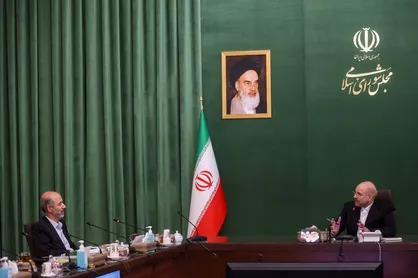 تاکید رئیس مجلس شورای اسلامی بر تدوین سند حکمرانی آب / تشکر وزیر نیرو از مجلس برای توجه به حوزه آب و برق در قانون بودجه ۱۴۰۱