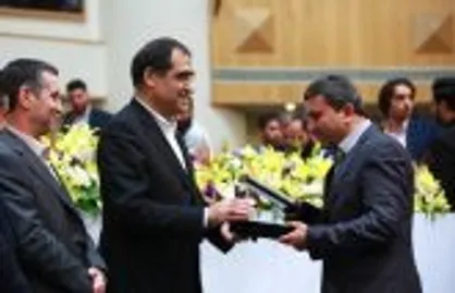 تجلیل از رئیس دانشگاه علوم پزشکی زنجان