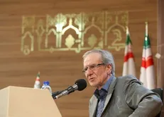 روح اصلی پیام گام دوم انقلاب تکیه بر جوانان است/ اسلام و استکبار تقابل دوگانه دارند؛ اما برخی این دیدگاه را قبول ندارند