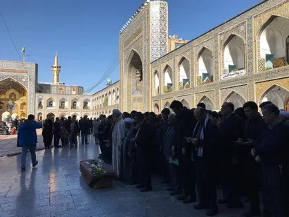 مراسم تشییع یکی از دانشجویان حادثه دیده علوم و تحقیقات در حرم مطهر رضوی برگزار شد