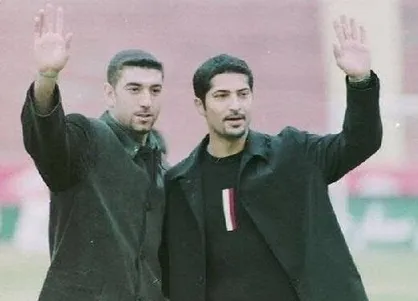 رونمایی از پیراهن تیم منتخب سرخابی به یاد مهرداد میناوند و علی انصاریان + عکس