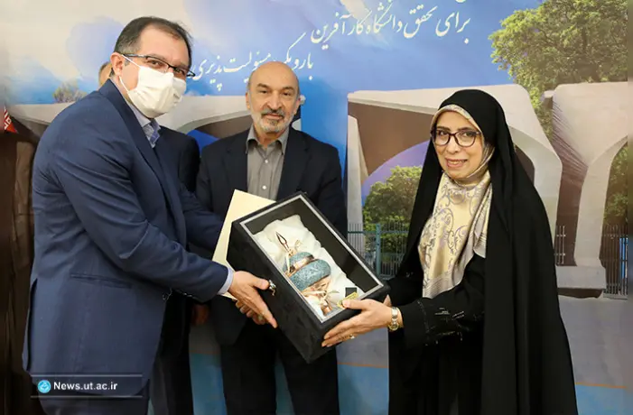 بی نظمی و غیبت اساتید در کلاس درس صدای رئیس دانشگاه تهران را درآورد/ امید: بینظمی و عدم حضور اساتید غیر قابل اغماض است بی نظمی و غیبت اساتید در کلاس درس صدای رئیس دانشگاه تهران را درآورد/ امید: بینظمی و عدم حضور اساتید غیر قابل اغماض است