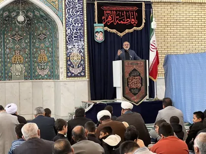 حضرت زهرا (س) در راه حق و مبارزه با ظلم به شهادت رسید