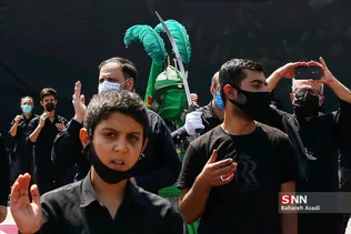 عزاداری ظهر عاشورا در میدان امام حسین (ع)
