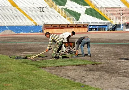 چمن جدید ورزشگاه یادگار امام تبریز هفته پنجم لیگ برتر آماده می&zwnj;شود