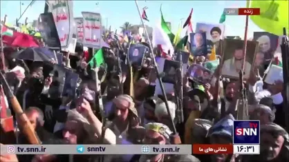 تصاویر شهیدان سیدحسن نصر الله، سردار نیلفروشان و سپهبد قاسم سلیمانی و دیگر شهدای مقاومت در اجتماع ضدصهیونیستی مردم یمن