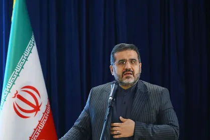 وزیر ارشاد: به انواع پوشش&zwnj;های اصیل کشور احترام می&zwnj;گذاریم / غرب دنبال هویت&zwnj;زدایی از افتخارات ایران اسلامی است