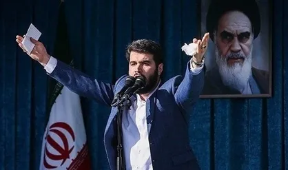 شعرخوانی سیاسی مطیعی در راهپیمایی 22 بهمن/شده هنگام علمداری ما بسم الله
