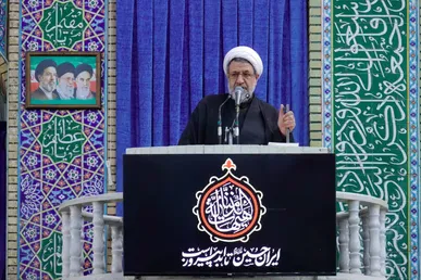 امام جمعه کرمان: عاشورا و محرم ما را در کنار هم متحد می‌کند