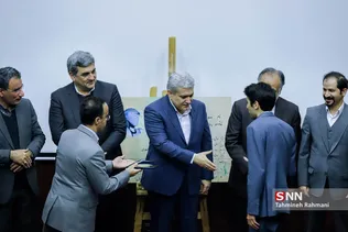 مراسم رونمایی از روبات «سورنا ۴»