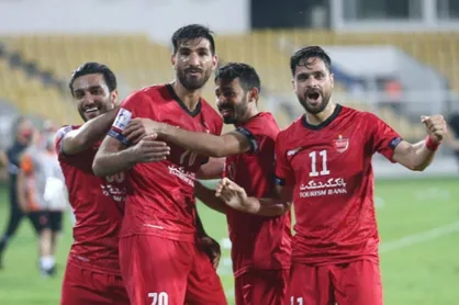 پرسپولیس امشب در چه صورتی به&zwnj;عنوان تیم اول صعود می کند؟