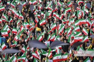 امروز در حرم مطهر شاهچراغ (ع)شوری برپا بود از جنس دانش آموزی، از جنس ذهن های جوان دهه هشتادی !
