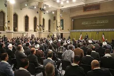 رهبر انقلاب: «اعتماد به جمهور مردم و اسلام» راه غلبه بر مشکلات است / بارِ کج تمدن غربی به منزل نخواهد رسید