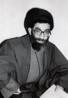 ماجرای تلاش رژیم پهلوی برای جلوگیری از چاپ اثری با ترجمه آیت‌الله خامنه‌ای + عکس