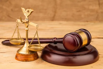 بازداشت دو تن از روسای دادگاه کارکنان دولت تکذیب شد