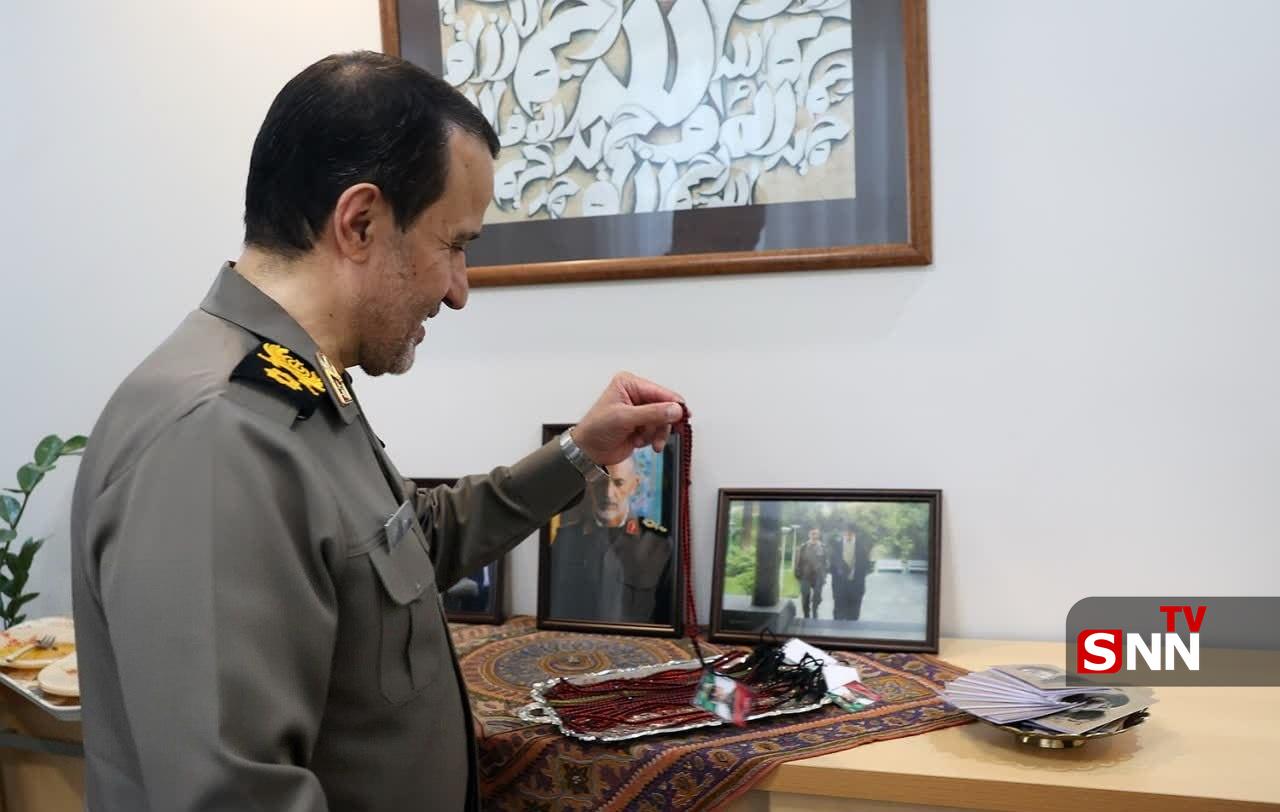 دیدار سردار رادان با خانواده شهیدان شیرازی، تنگسیری و نائینی دیدار سردار رادان با خانواده شهیدان شیرازی، تنگسیری و نائینی