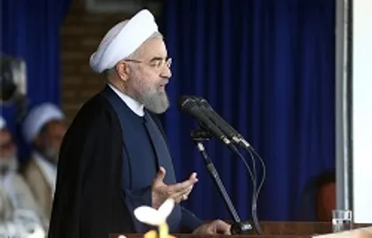 روحانی در روستای زلزله زده دستجرد: تا پایان امدادرسانی و رفع مشکلات در کنار زلزله زدگان هستیم