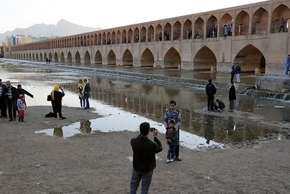 تغییرات در سی&zwnj;وسه&zwnj;پل ۴۲۸ ساله