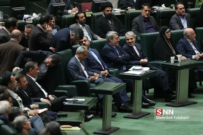 به وزیری که به تخصص و مدیریت ایرانی اعتقاد ندارد رای ندهید