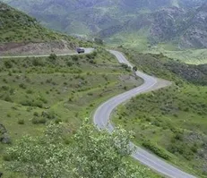 بدون کنترل و دریافت عوارض گمرکی به باکو جاده نمی‌دهیم