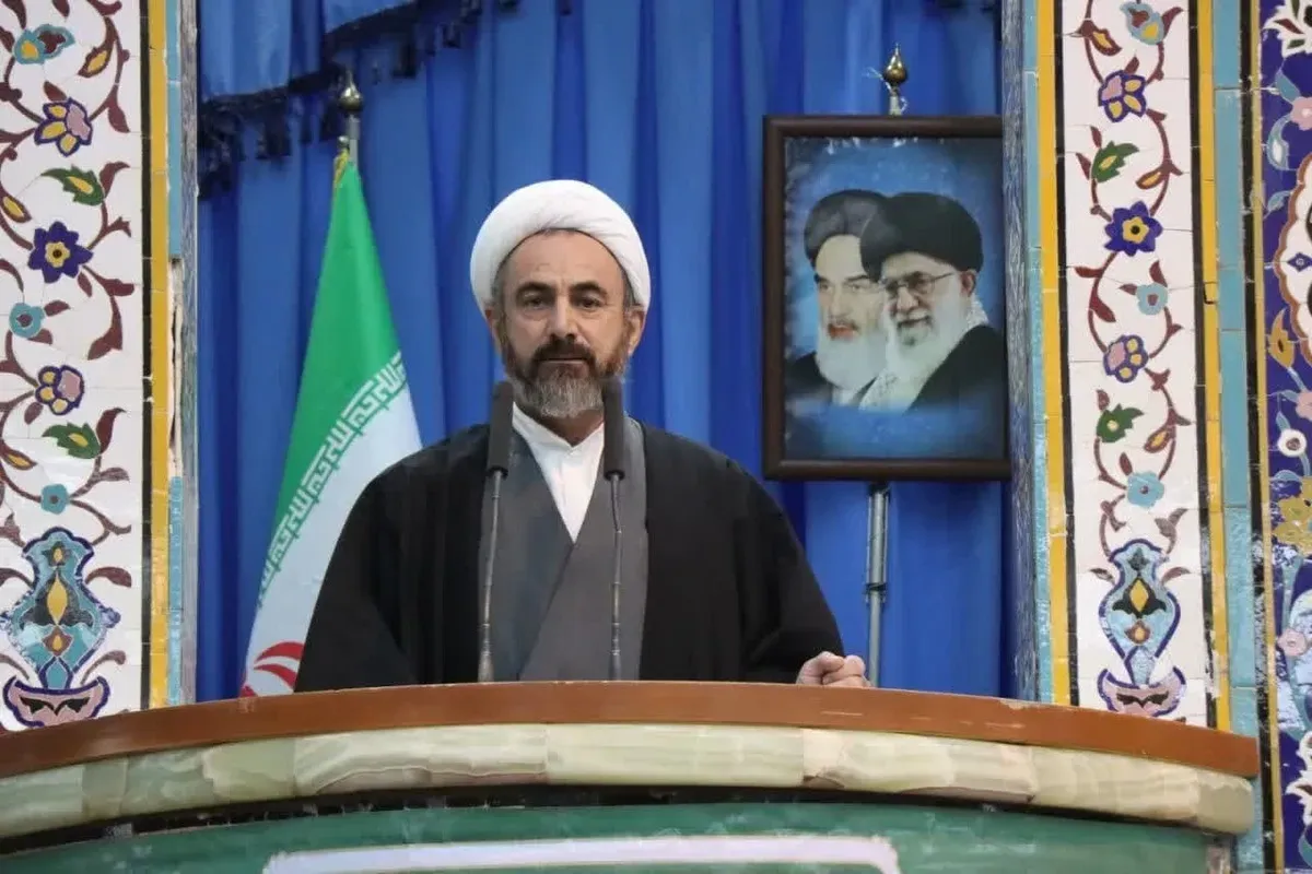 امام جمعه ایلام: مطالبه‌گری نباید به اختلاف، تحقیر و تضعیف دیگران تبدیل شود