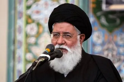 معیشت مردم دچار مشکل شده و نباید به&zwnj;جای دشمن، مردم خودمان را ناامید کنیم/ برای توسعه اقتصادی کشور چشم به غربی&zwnj;ها نداشته باشیم