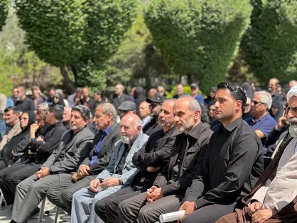 وداع با صدای ماندگار ایران؛ پیکر &laquo;بهروز رضوی&raquo; در خانه ابدی آرام گرفت