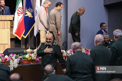 مراسم رونمایی از آثار اسنادی و پژوهشی دفاع مقدس