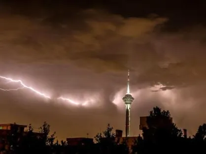 قطع گسترده برق در برخی مناطق تهران بر اثر طوفان تندری